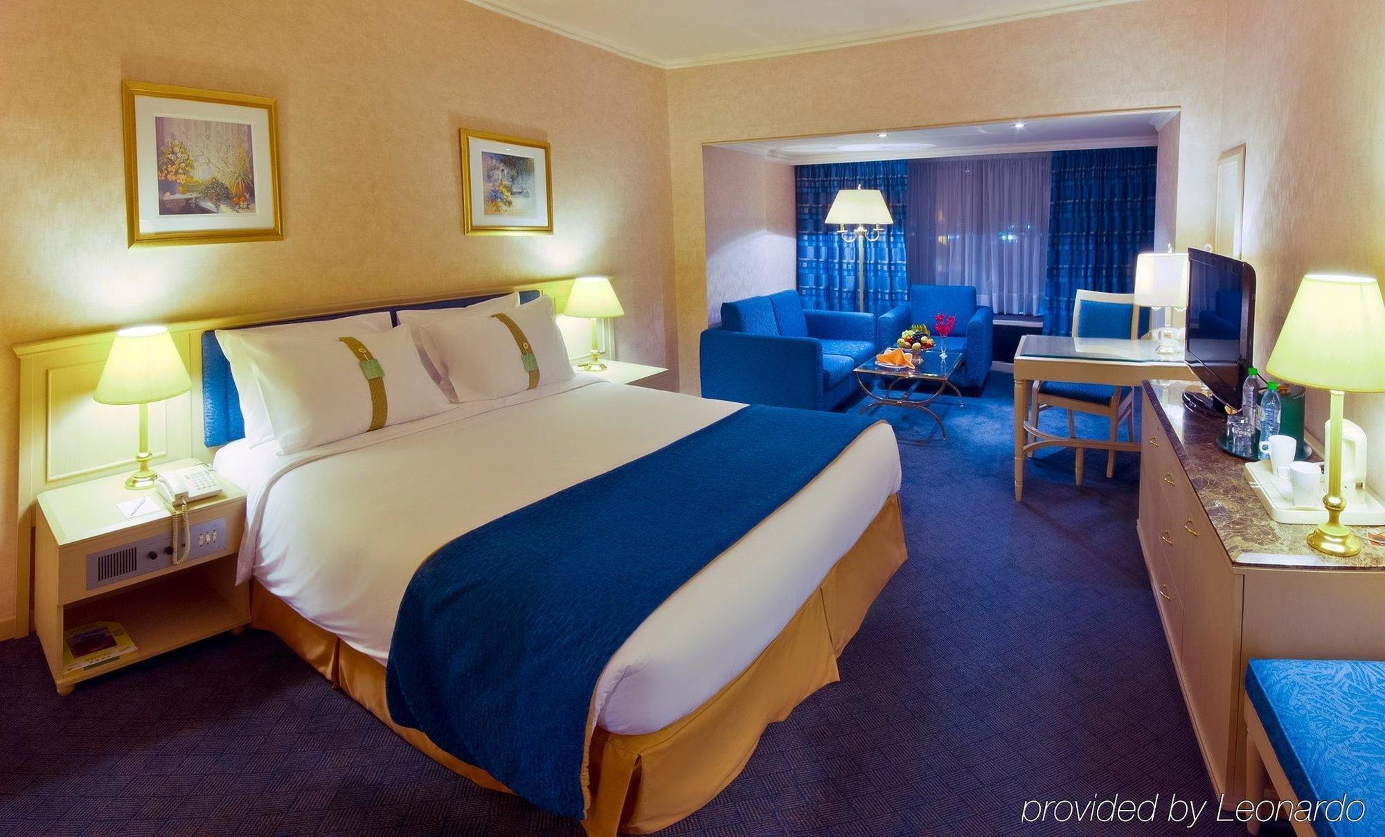 Holiday Inn Al Salam Джеда Стая снимка