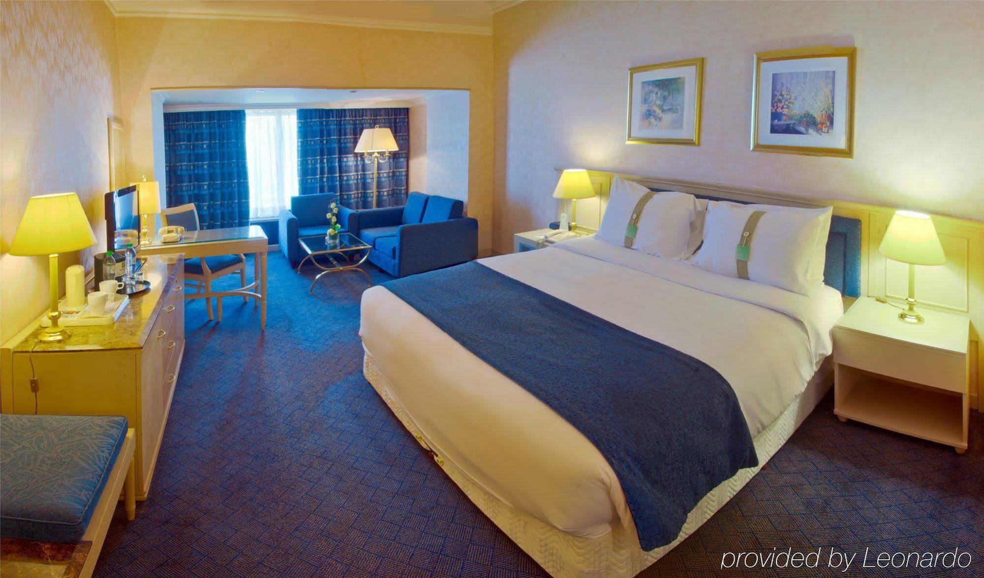 Holiday Inn Al Salam Джеда Стая снимка